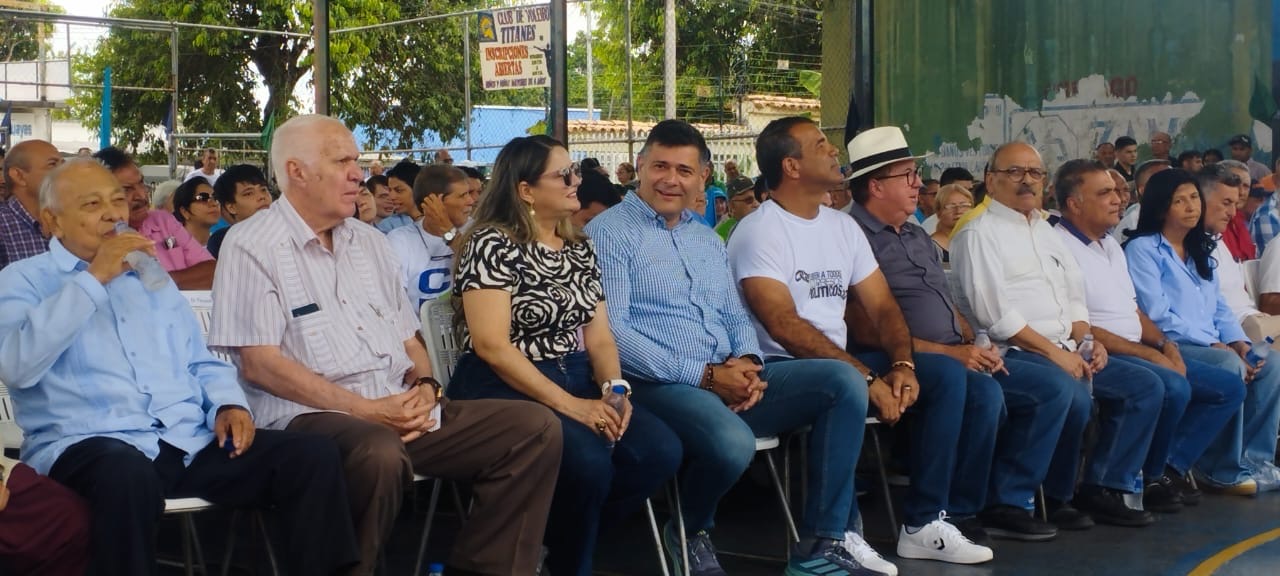Participantes en el encuentro político de Concertación Ciudadana en Barinas