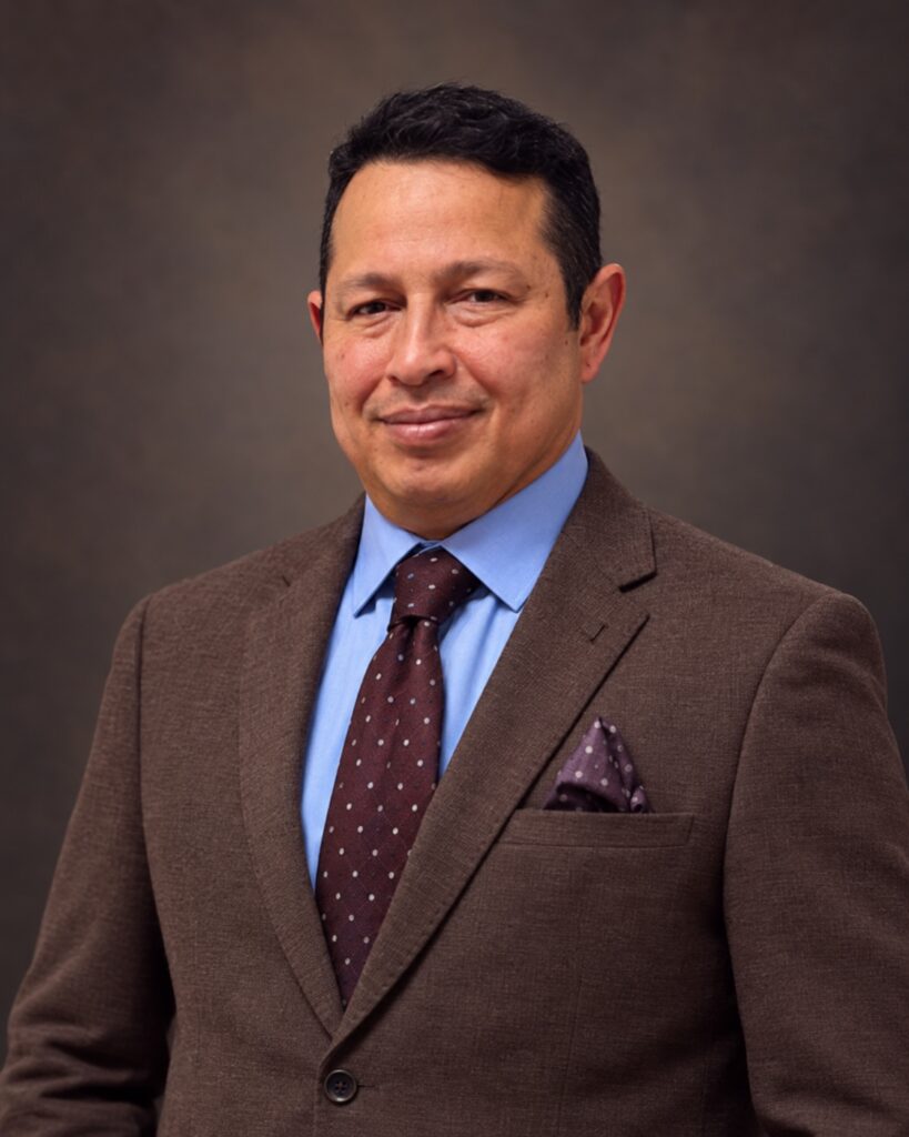Freddy González Blasco, autor del artículo Comunicación Estratégica Encriptada